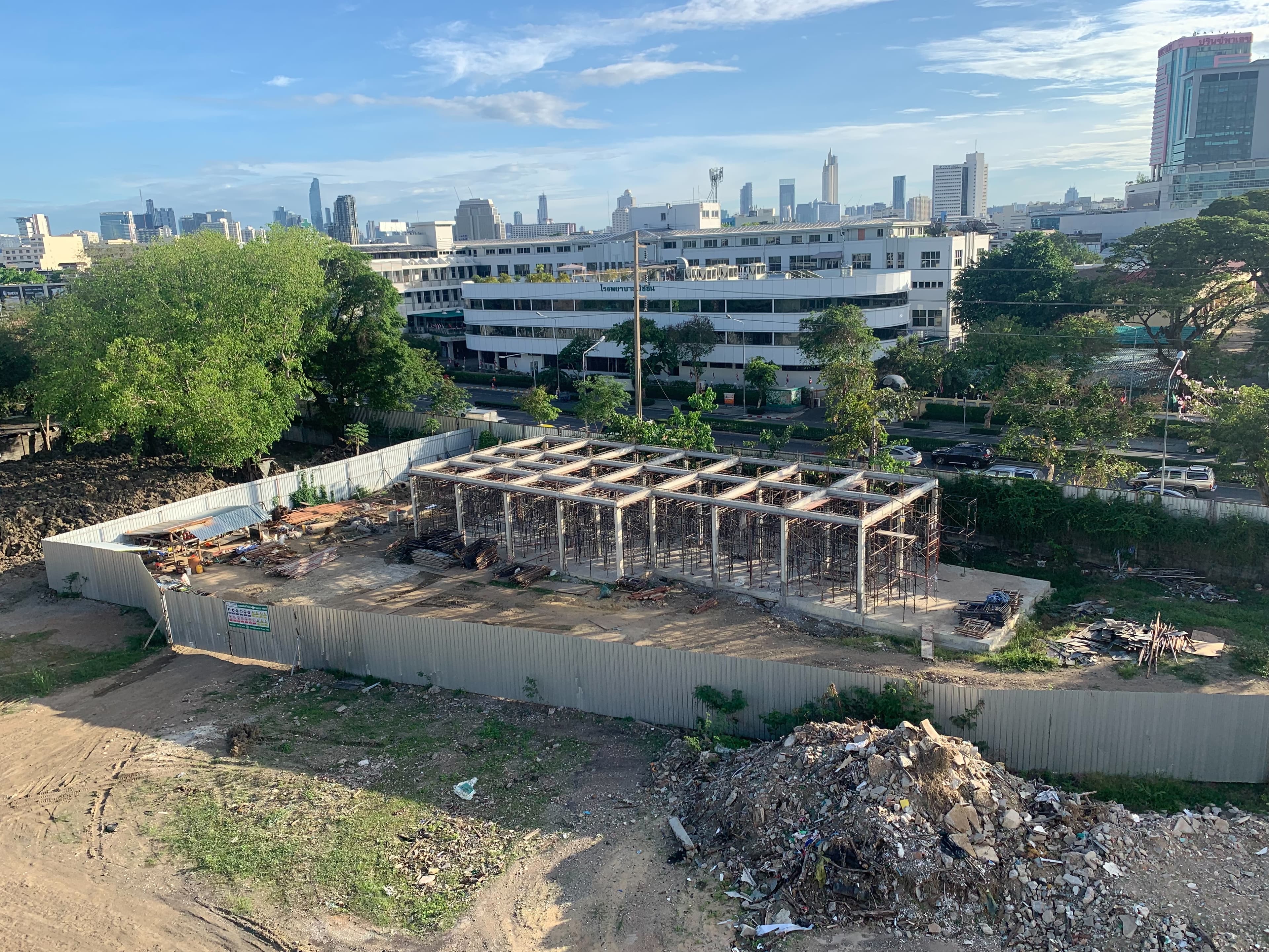 โครงการก่อสร้างอาคารงานระบบไฟฟ้าและประปาในพื้นที่ 901 แลนด์