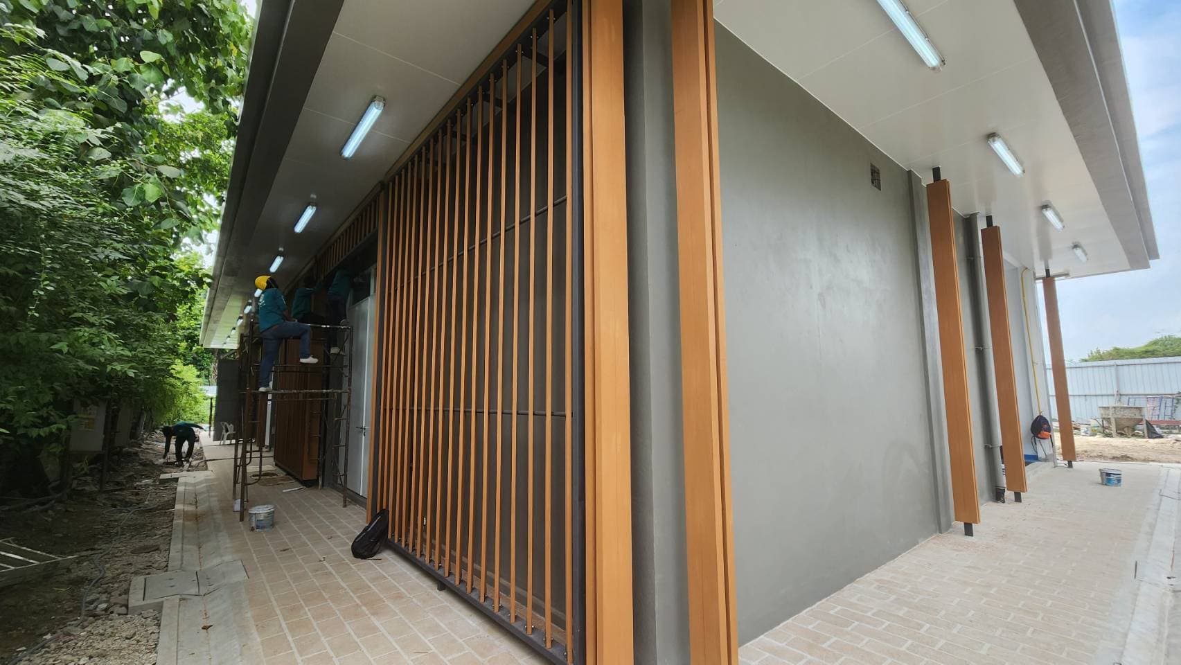 โครงการก่อสร้างอาคารงานระบบไฟฟ้าและประปาในพื้นที่ 901 แลนด์