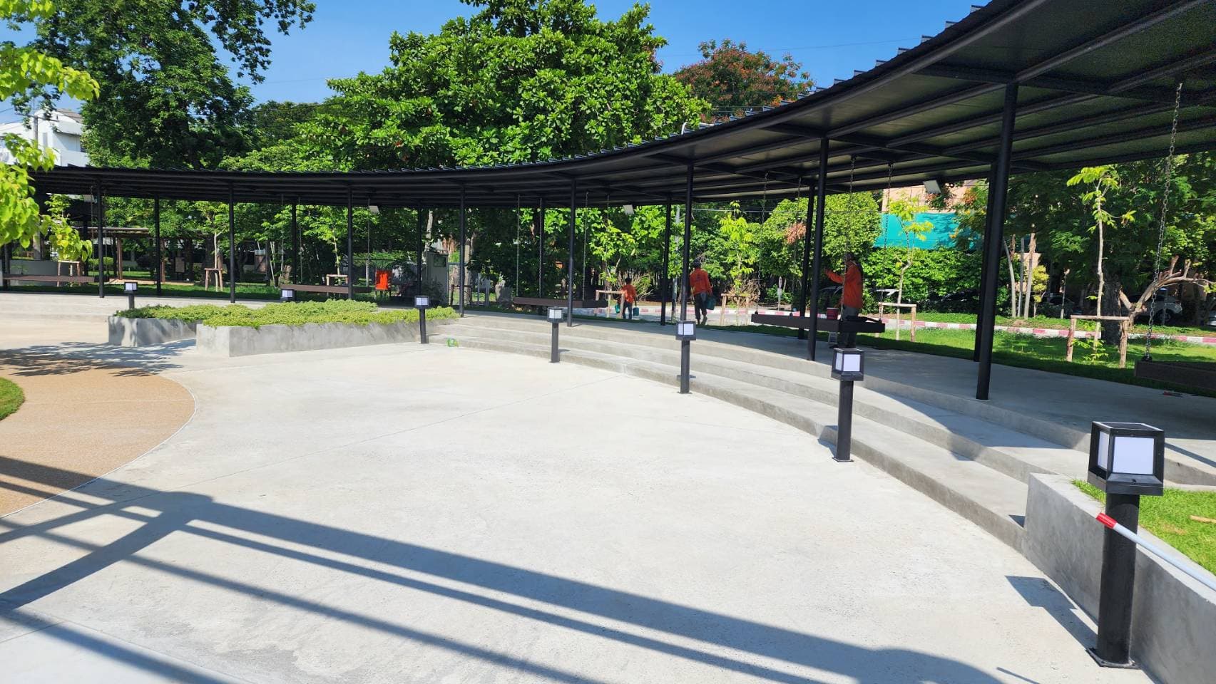 โครงการก่อสร้างลานอเนกประสงค์หน้าห้องสมุด มหาวิทยาลัยมหิดล