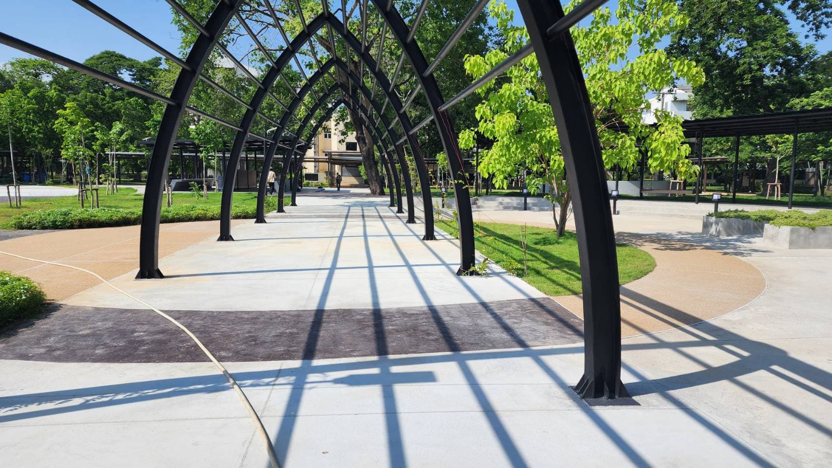 โครงการก่อสร้างลานอเนกประสงค์หน้าห้องสมุด มหาวิทยาลัยมหิดล