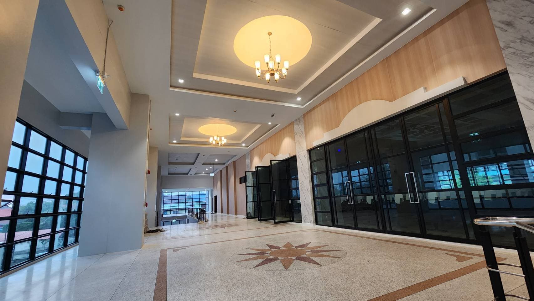 โครงการก่อสร้างอาคารหอประชุมนักเรียนพร้อมโรงอาหาร วิทยาลัยนาฏศิลปลพบุรี