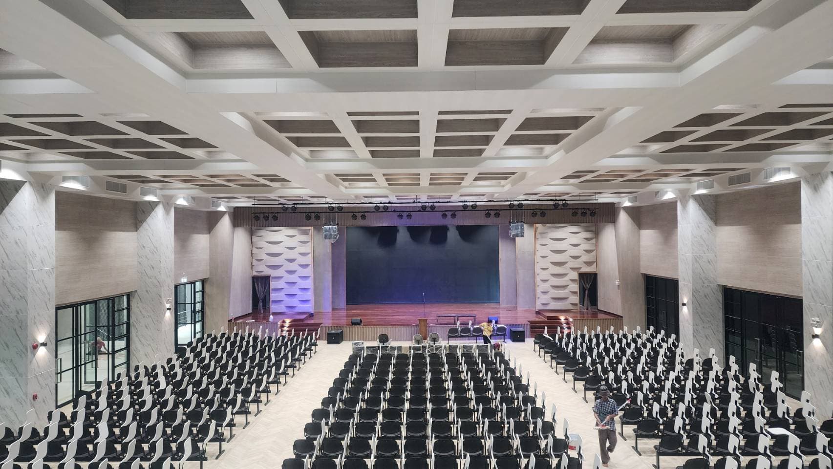 โครงการก่อสร้างอาคารหอประชุมนักเรียนพร้อมโรงอาหาร วิทยาลัยนาฏศิลปลพบุรี