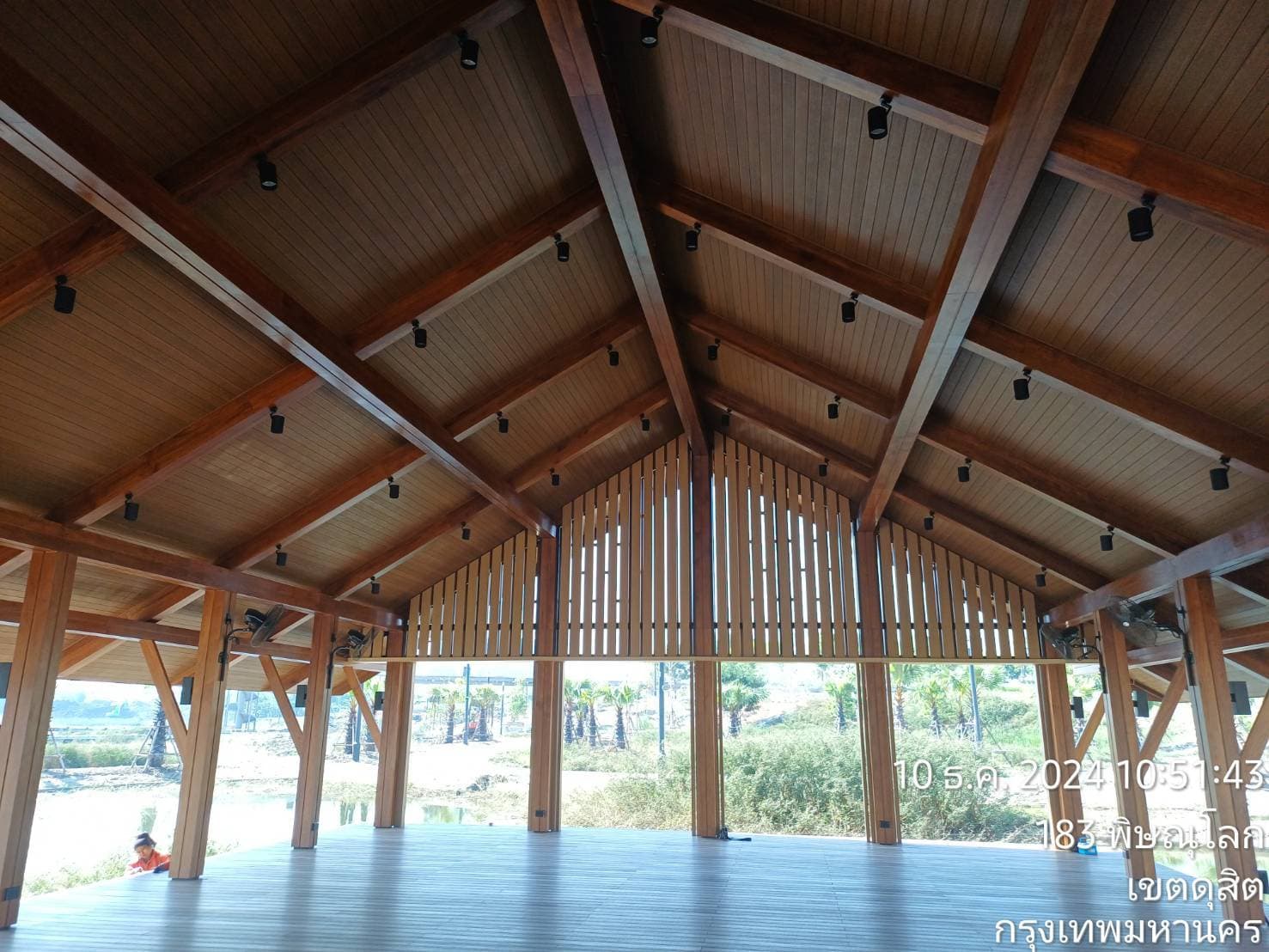 โครงการก่อสร้างศาลาอเนกประสงค์ในพื้นที่ 901 แลนด์