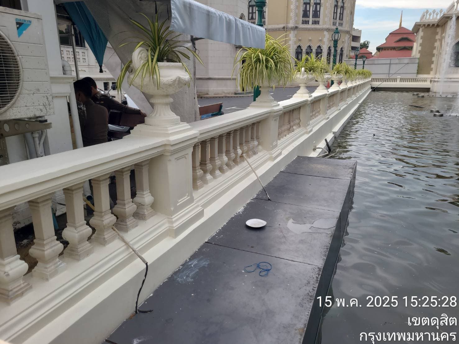 โครงการปรับปรุงรั้วริมคลองหลังตึกไทยคู่ฟ้า ทำเนียบรัฐบาล